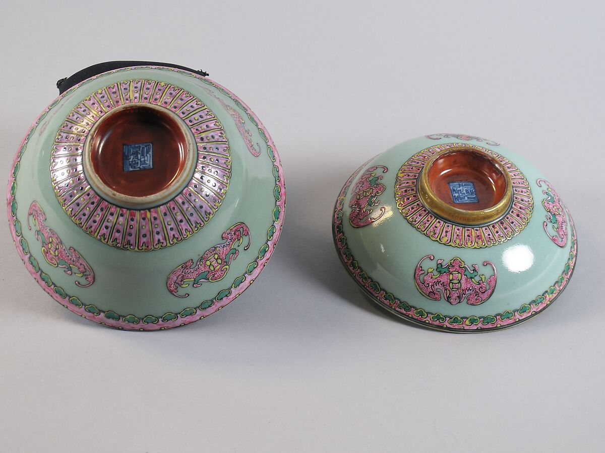 Covered bowl with bats, Porcelain painted in polychrome enamels over light green glaze (Jingdezhen ware), China