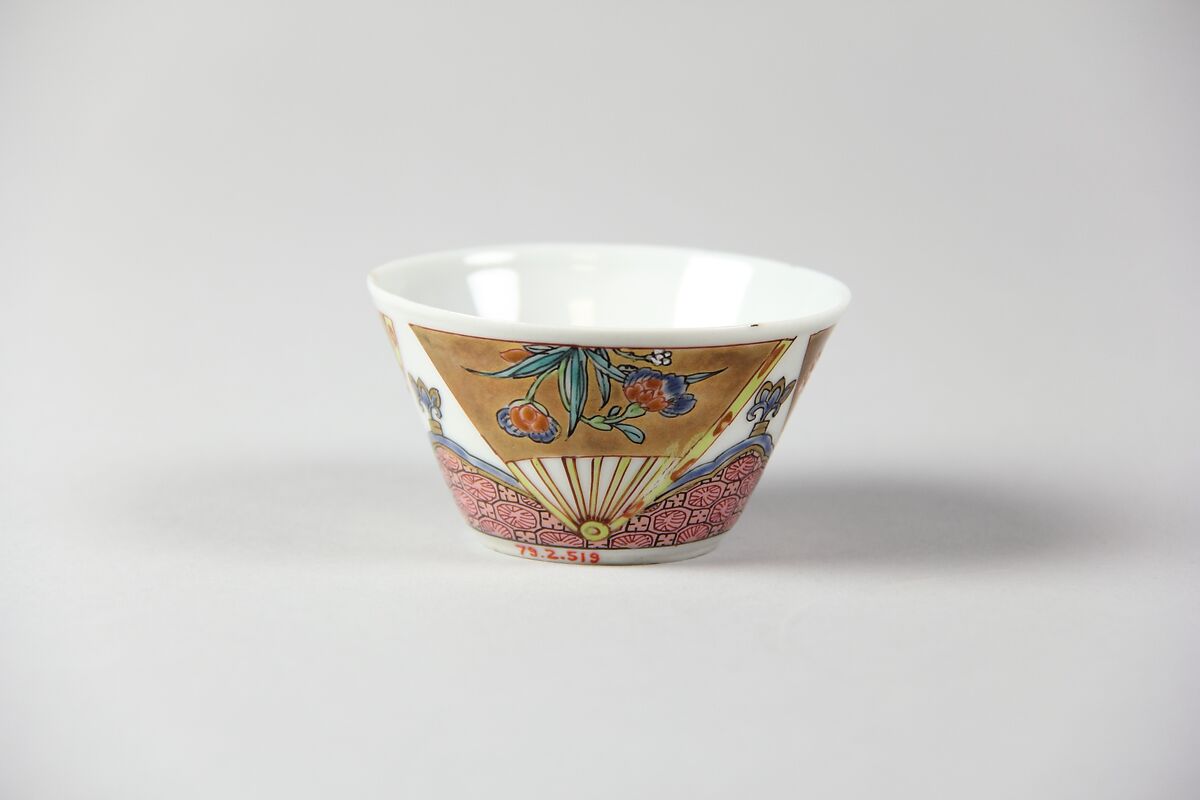 Cup, Porcelain painted in overglaze polychrome enamels and gilt, China
