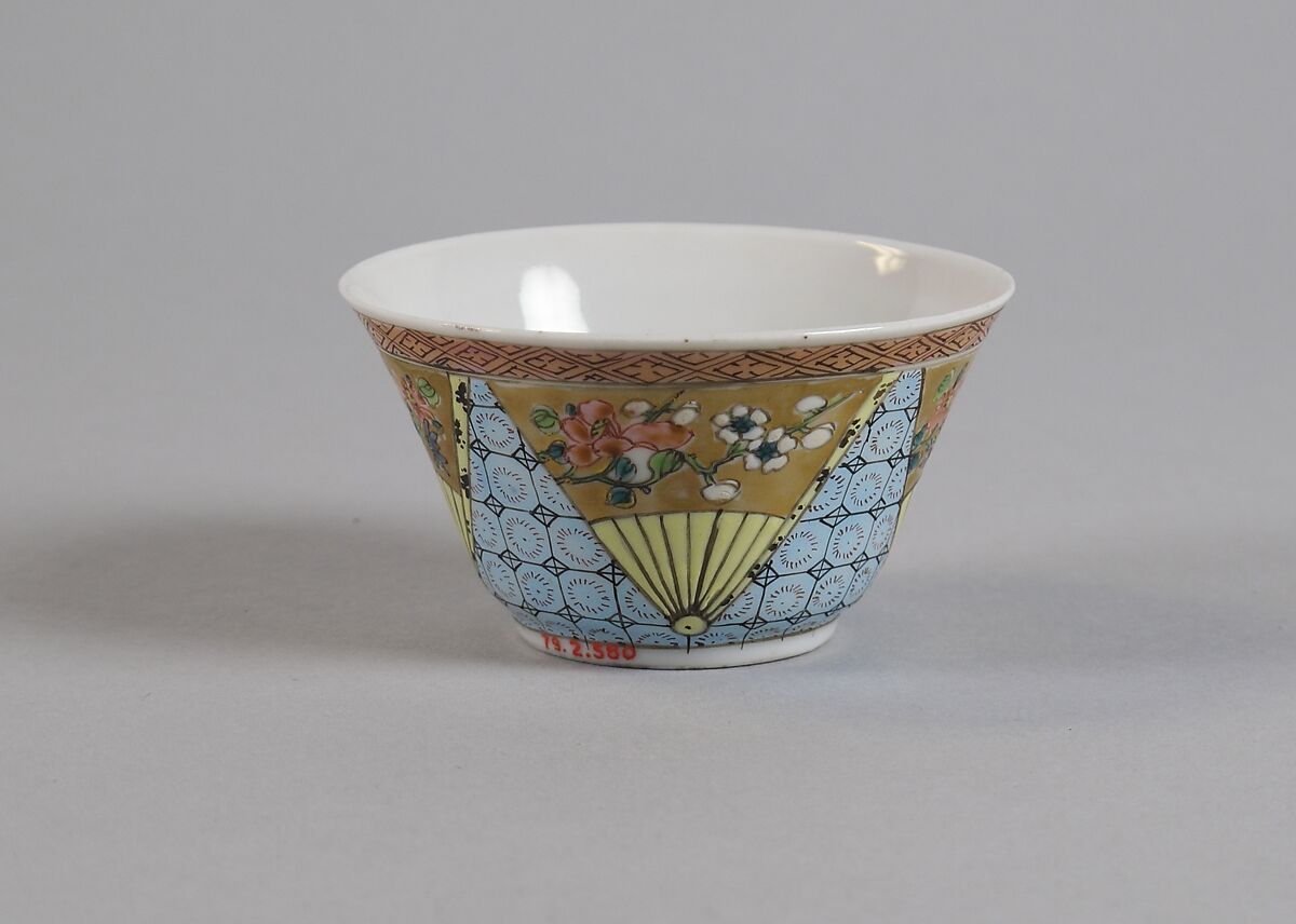 Cup, Porcelain painted in overglaze polychrome enamels, China