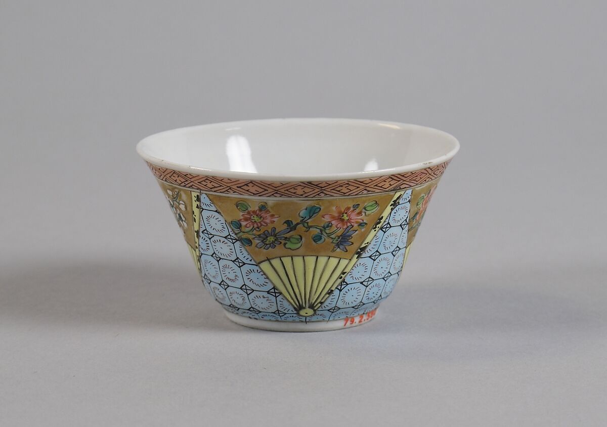 Cup, Porcelain painted in overglaze polychrome enamels, China