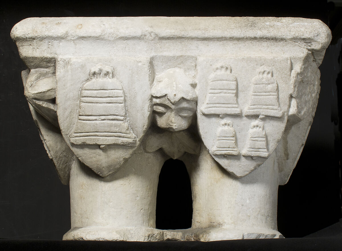 Double Capital, Marble, French