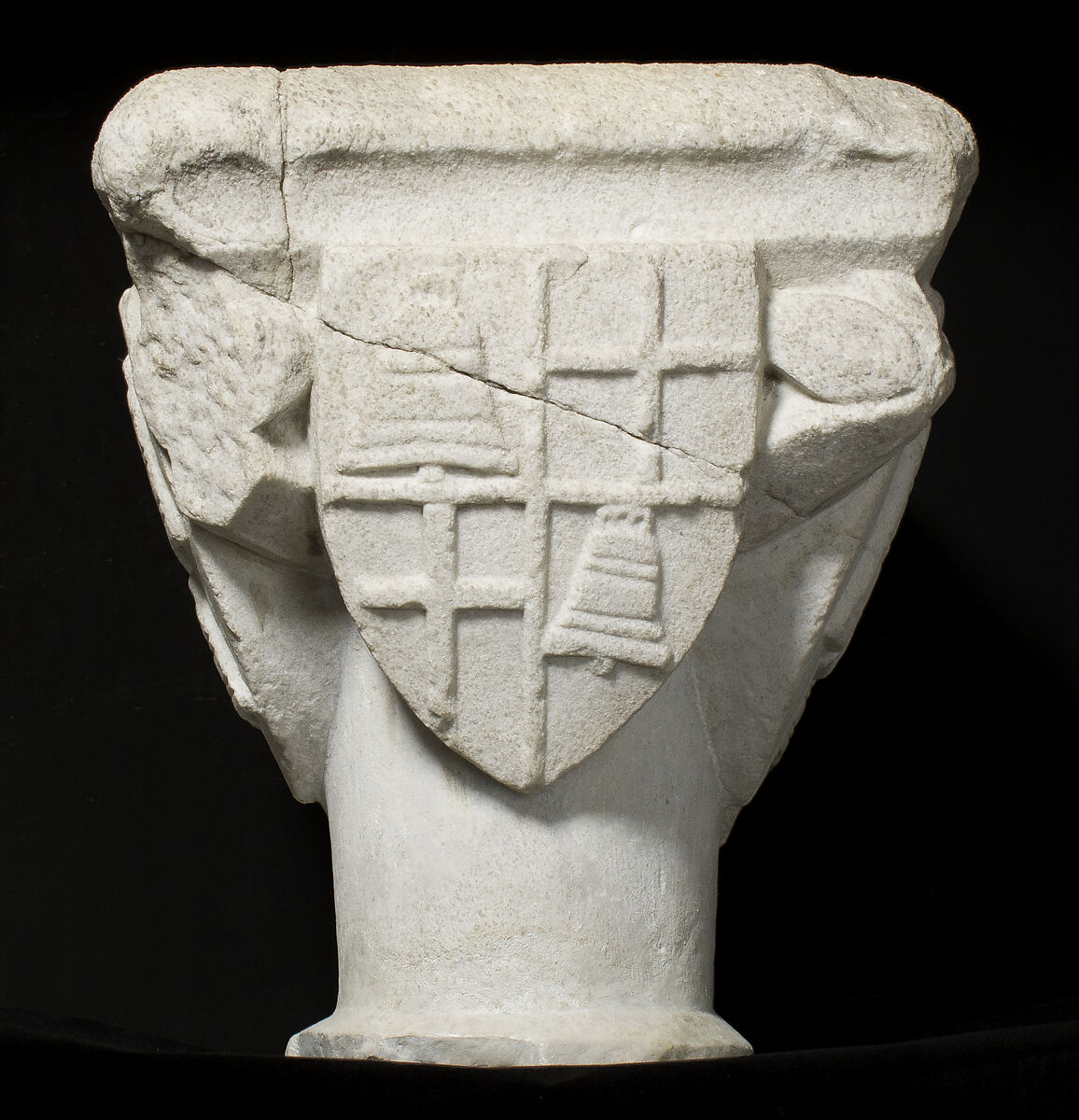 Double Capital, Marble, French