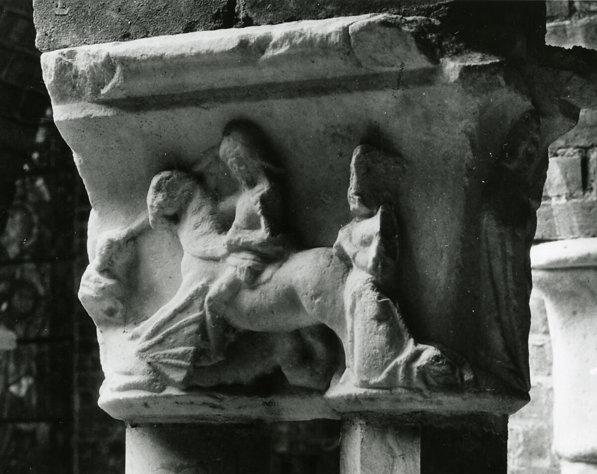 Double Capital, Marble, French 