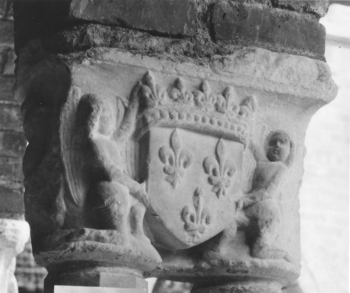 Double Capital, Marble, French