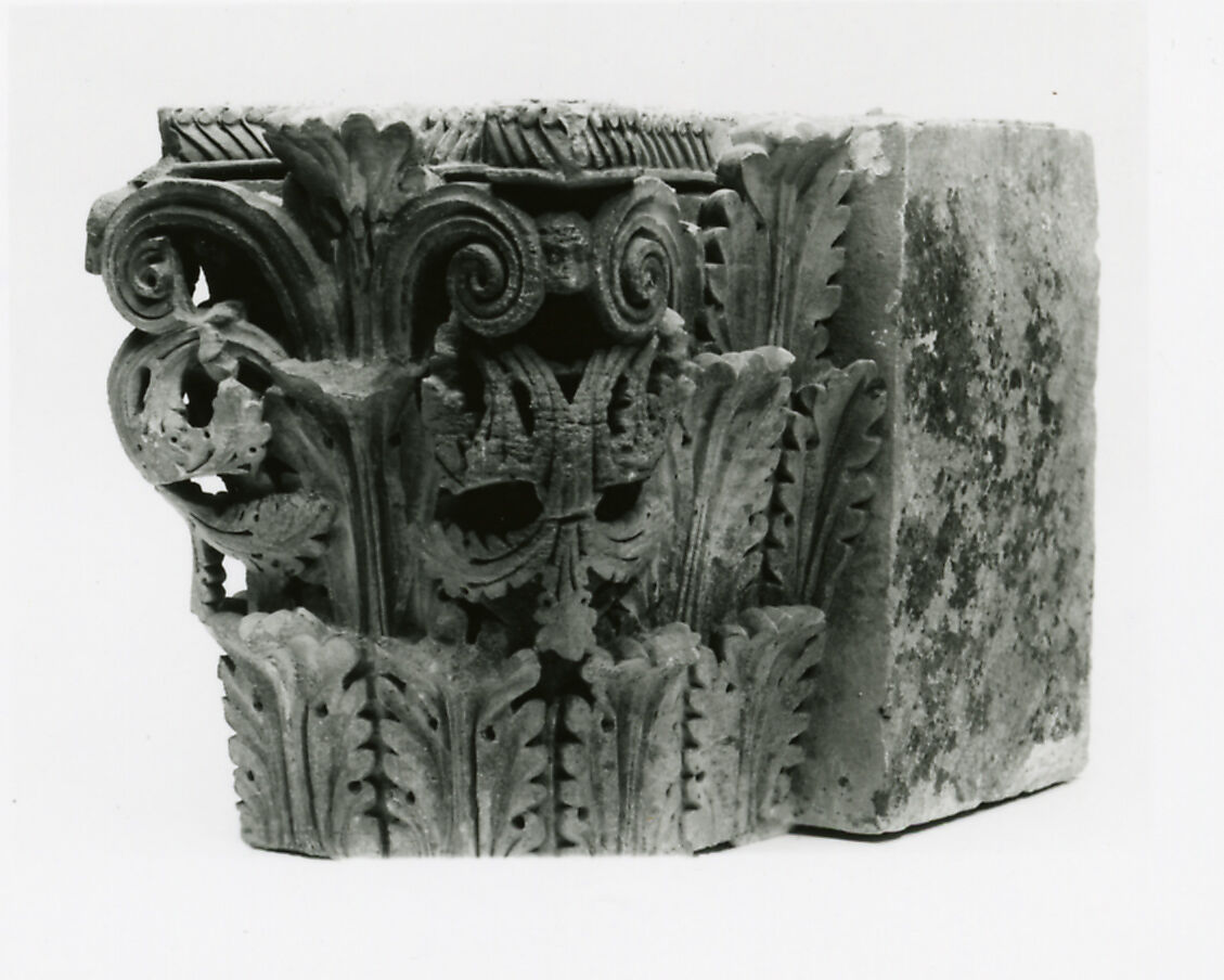 Engaged capital, Stone, French