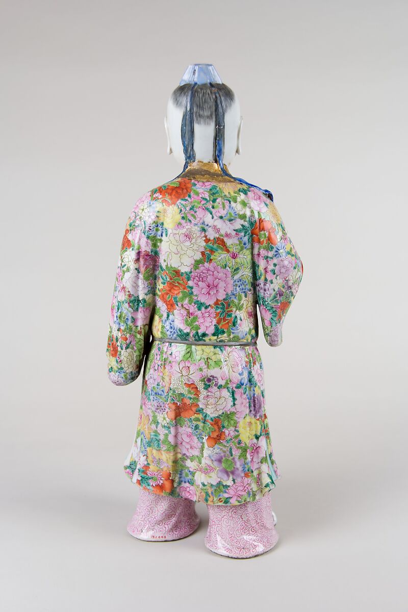 Figure of an immortal, Porcelain painted in overglaze polychrome enamels (Jingdezhen ware), China