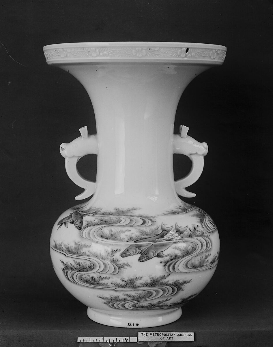 Wide-Mouth Vase with Carp, Porcelain with underglaze blue decoration, Japan 