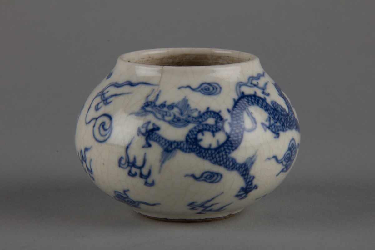 Water pot with dragon, Porcelain painted in underglaze cobalt blue (Jingdezhen ware), China