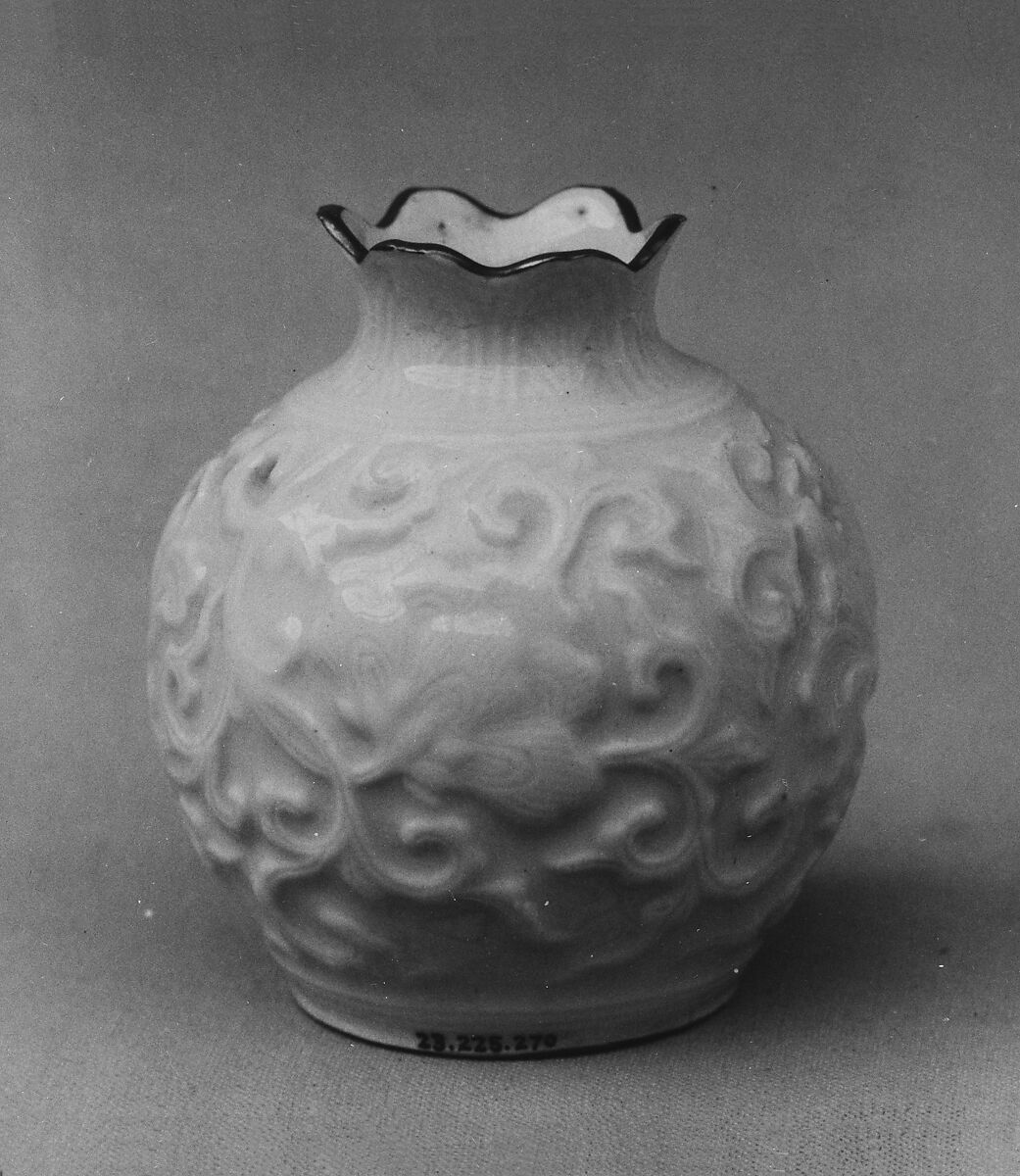 Bon-Bon Vase, Eiraku Hozen (Japanese, 1795–1854), Porcelain; white glaze covered with design in high relief (Kyoto ware), Japan 