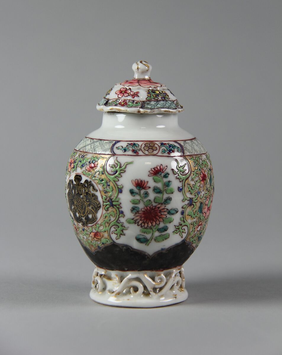 Covered jar with floral pattern, Porcelain painted in overglaze polychrome enamels (Jingdezhen ware), China