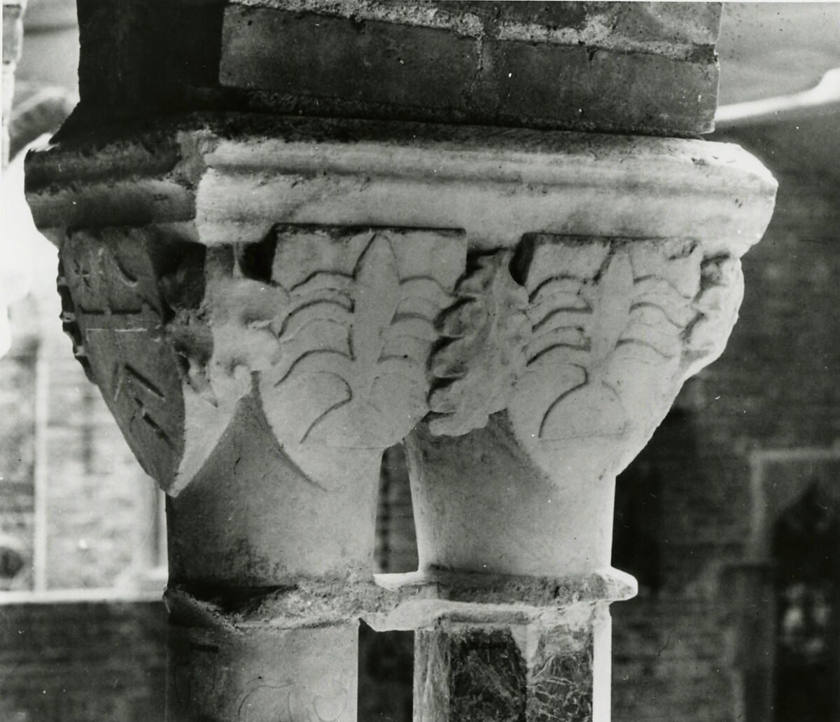 Double Capital, St. Béat marble, French
