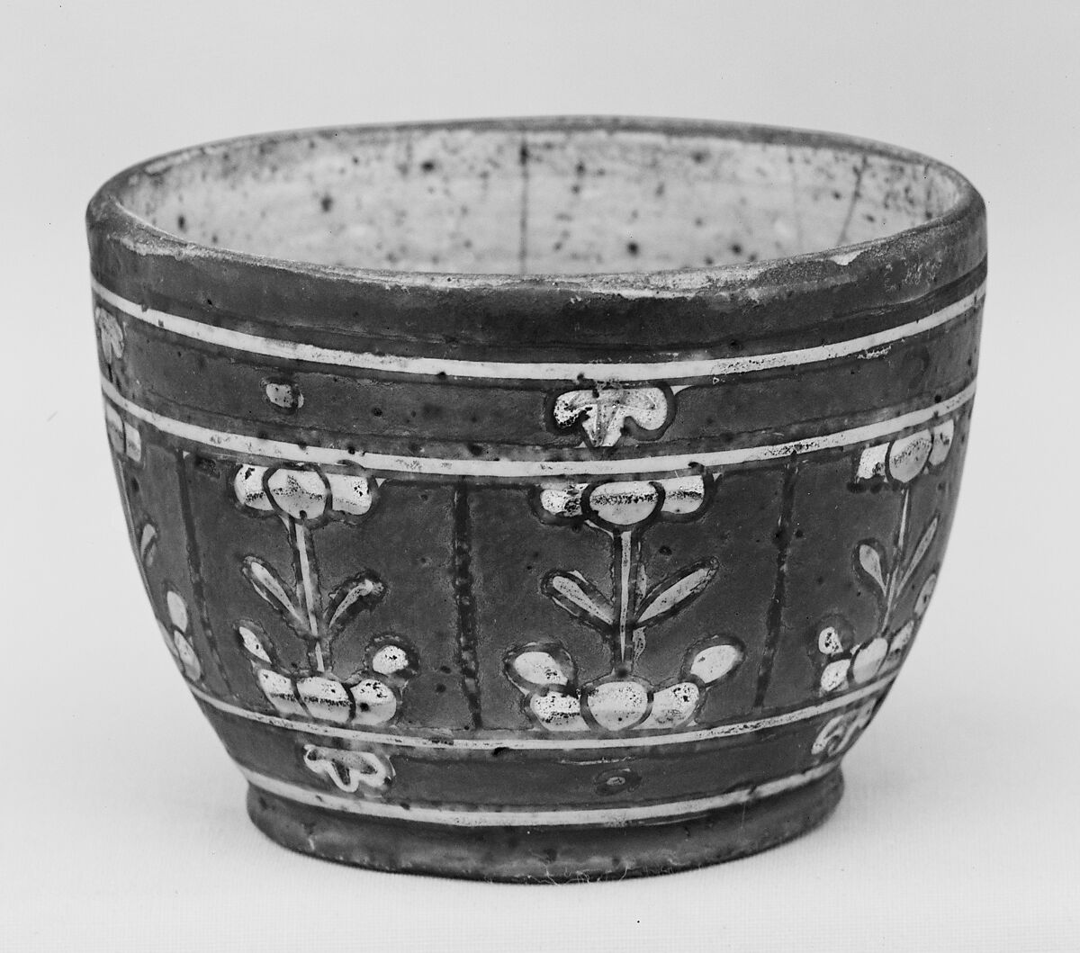 Cup, Pottery covered by glaze overlaid with design in colors (Kyoto ware), Japan 