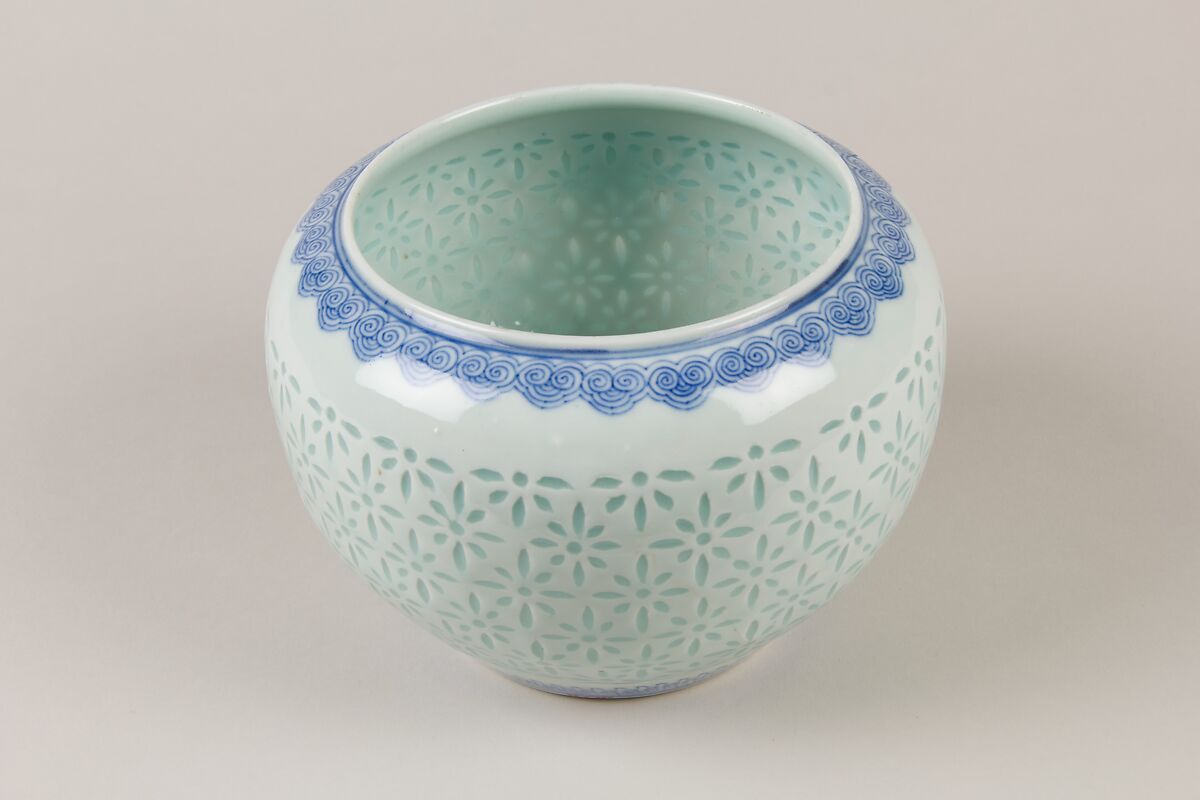 Jar, Porcelain with "rice grain" decoration, painted in underglaze blue (Jingdezhen ware), China