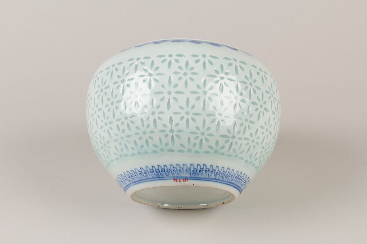 Jar, Porcelain with "rice grain" decoration, painted in underglaze blue (Jingdezhen ware), China