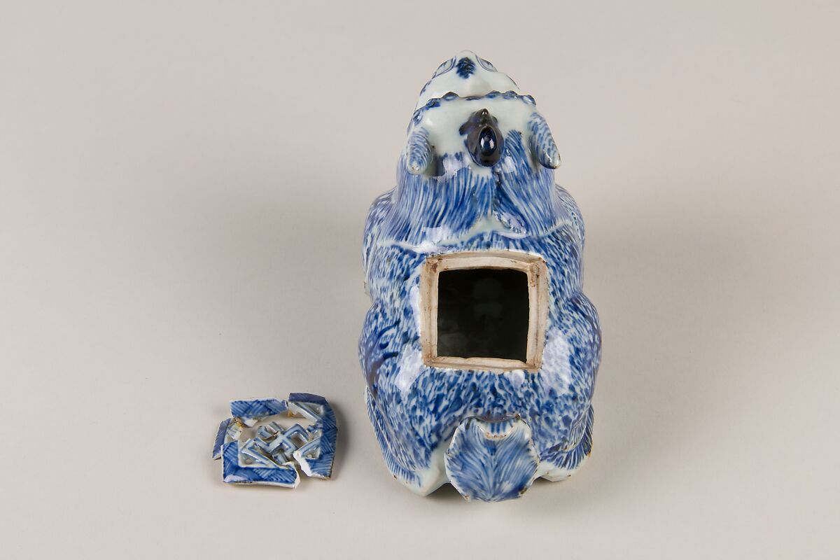 Incense Burner in the Shape of a Dog, Porcelain painted in underglaze blue, China