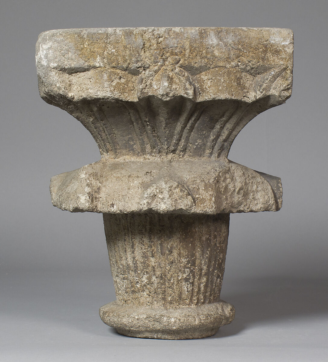 Capital, Sandstone, Spanish