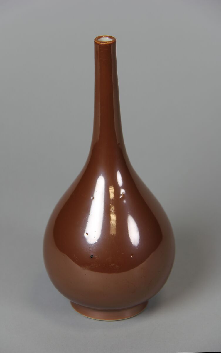 Bottle, Porcelain with brown glaze, China 