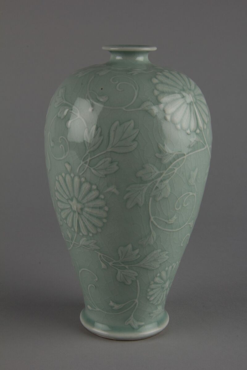 Meiping vase with floral scrolls, Porcelain with relief decors under a celadon glaze (Jingdezhen ware), China