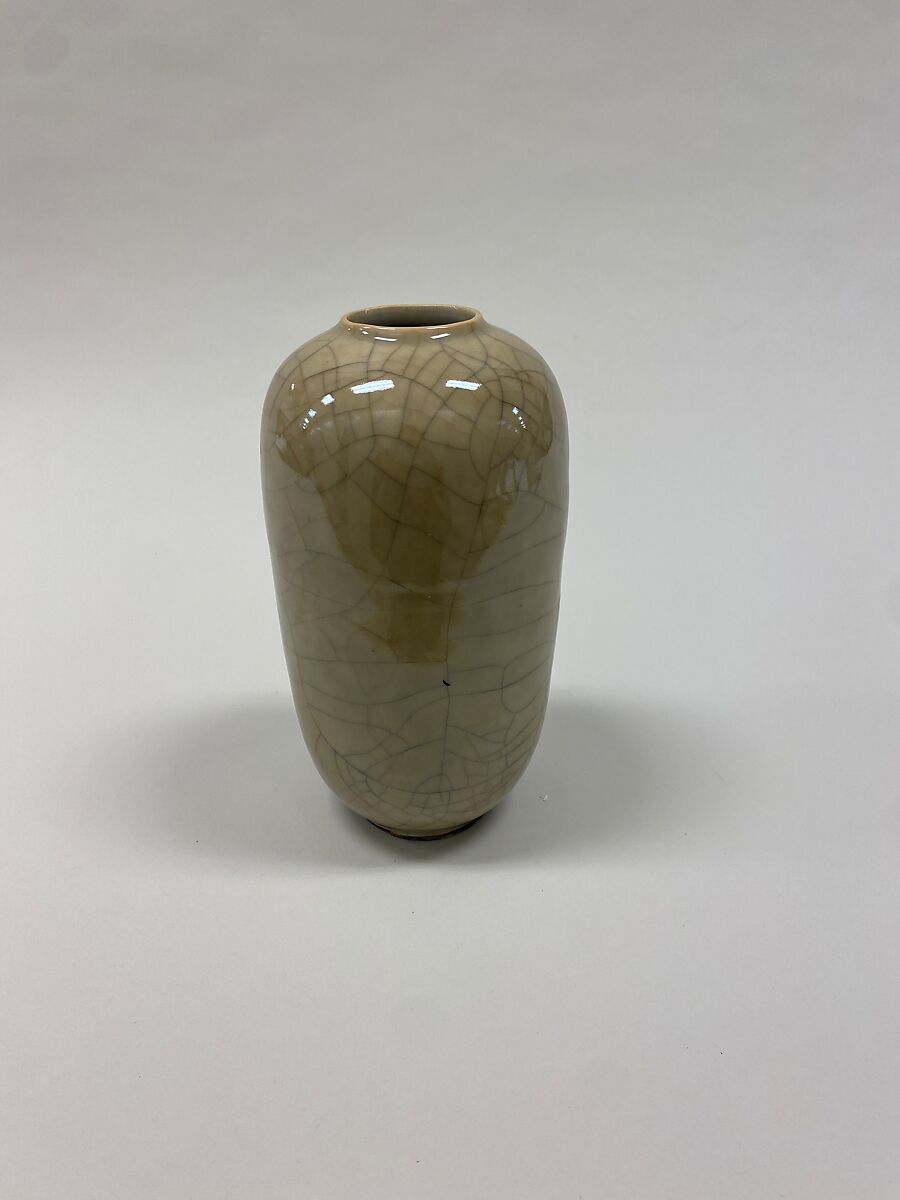 Vase, Porcelain with crackled glaze (Jingdezhen ware), China