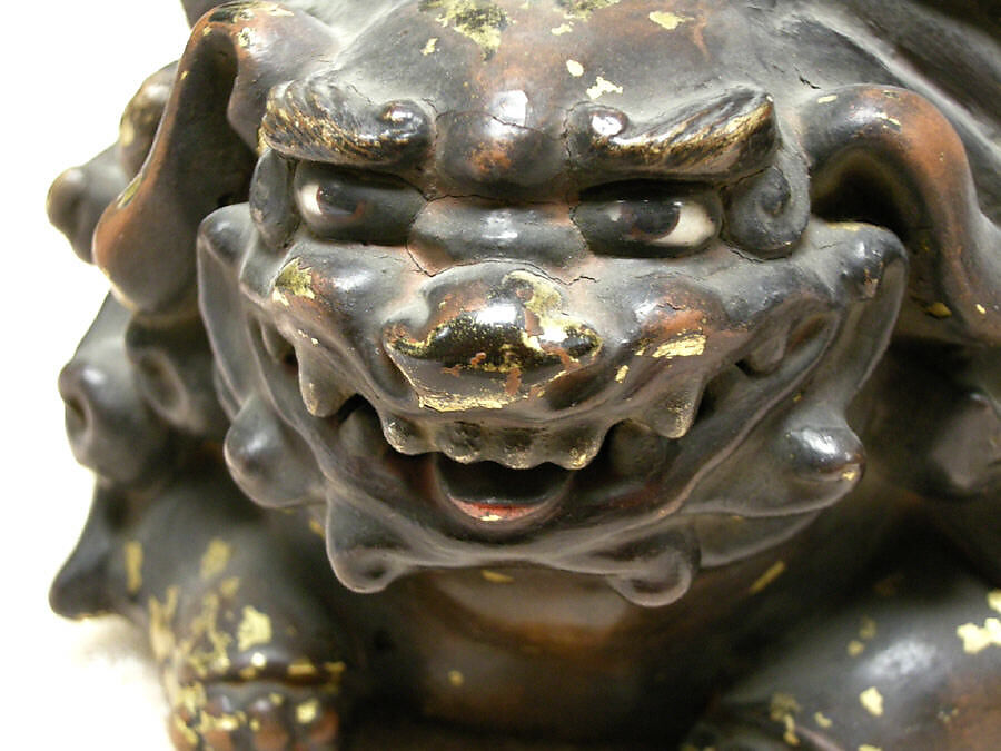 Monjū, the Bodhisattva of Wisdom, on a Lion, Ogawa Haritsu (Ritsuō) (Japanese, 1663–1747), Porcelain body covered in black lacquer, gold foil, and additional pigments, Japan