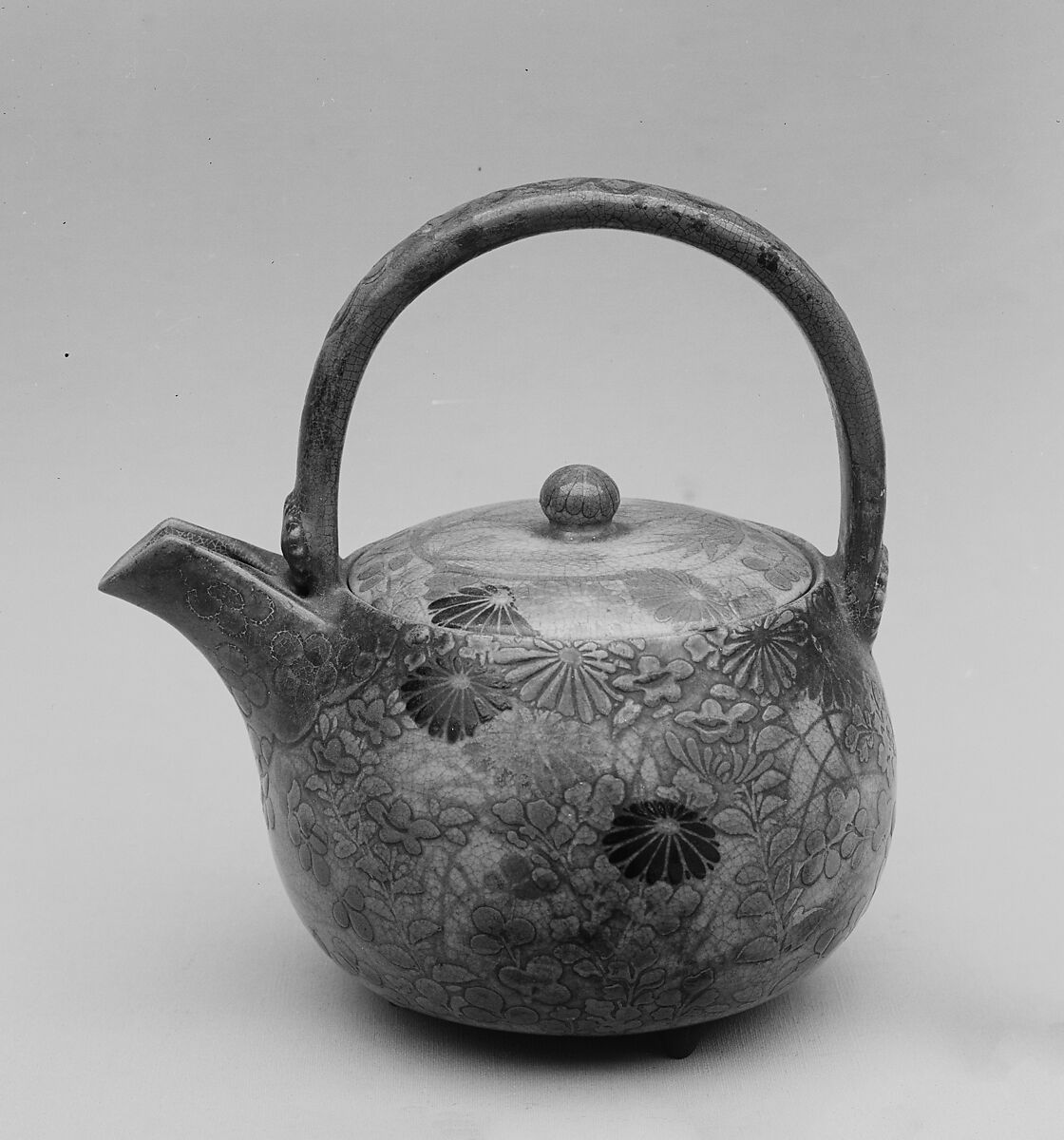 Wine Kettle, Clay covered with a crackled transparent glaze and decorated with colored enamels and gold (Awata ware), Japan 