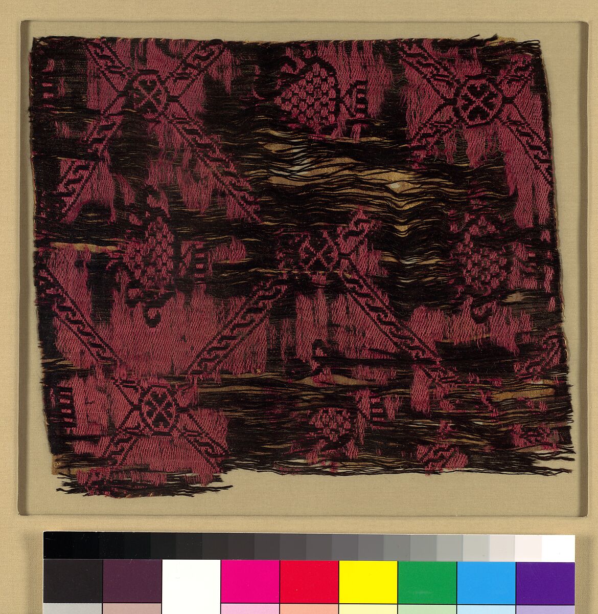 Guilloche Lattice with Pinecone (?), Weft-faced compound twill (samit) in red, black, and blue silk, Byzantine