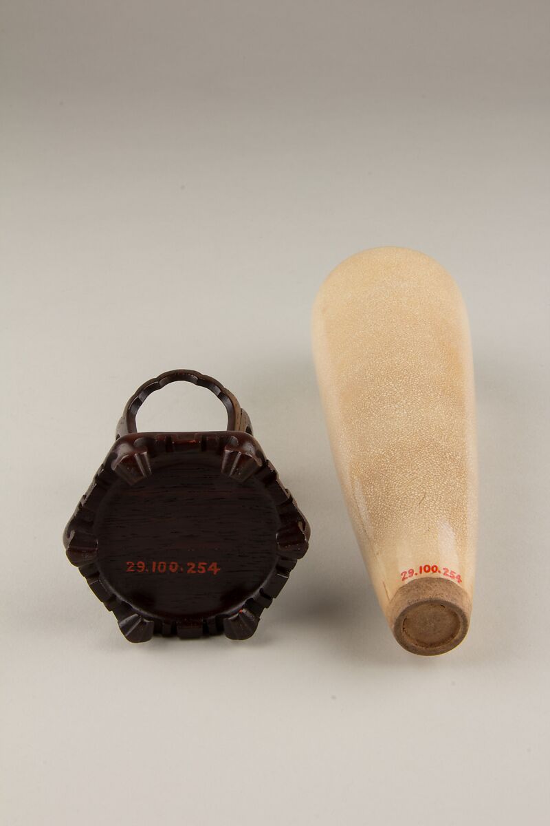 Vase, Porcelain with cream white glaze, China