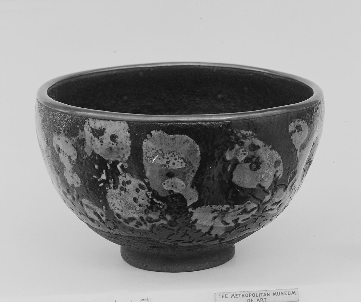 Bowl, Clay covered with a spotted glaze (Kyoto ware), Japan 