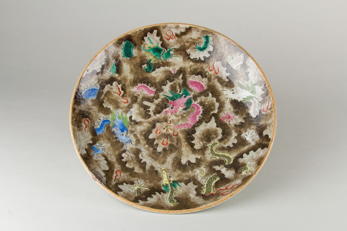 Dish, Porcelain painted in overglaze polychrome enamels, China 