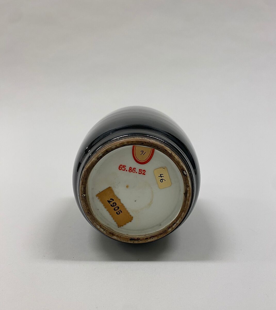 Vase with flowers, Porcelain with black glaze and trace of gilt decoration (Jingdezhen ware), China