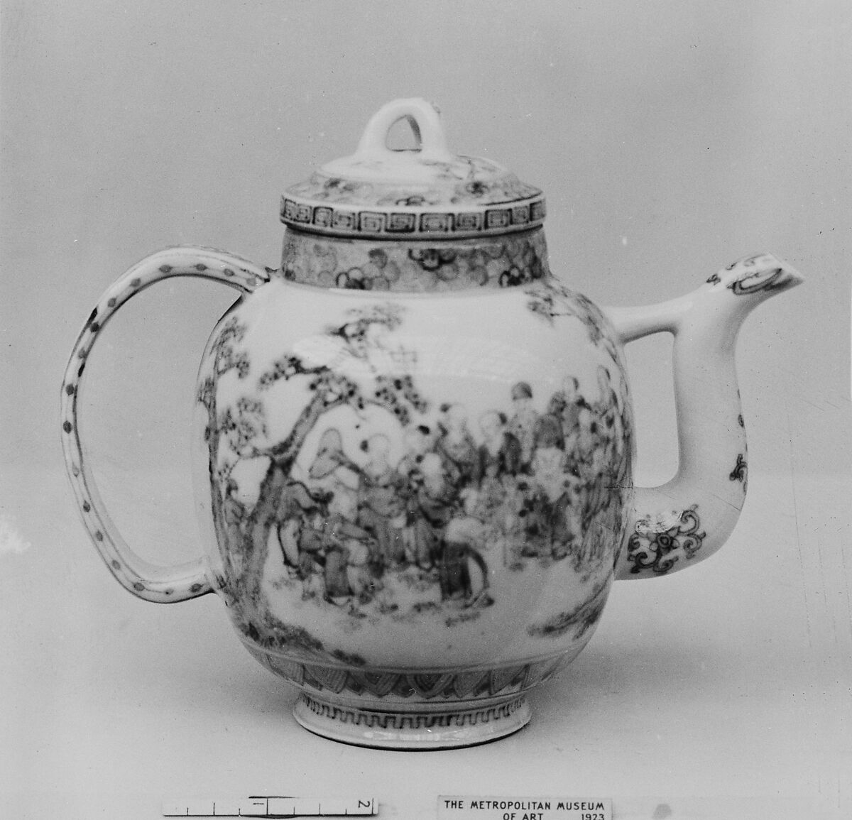 Teapot with cover, Kitei (Japanese), White porcelain decorated with blue under the glaze (Kyoto ware), Japan 