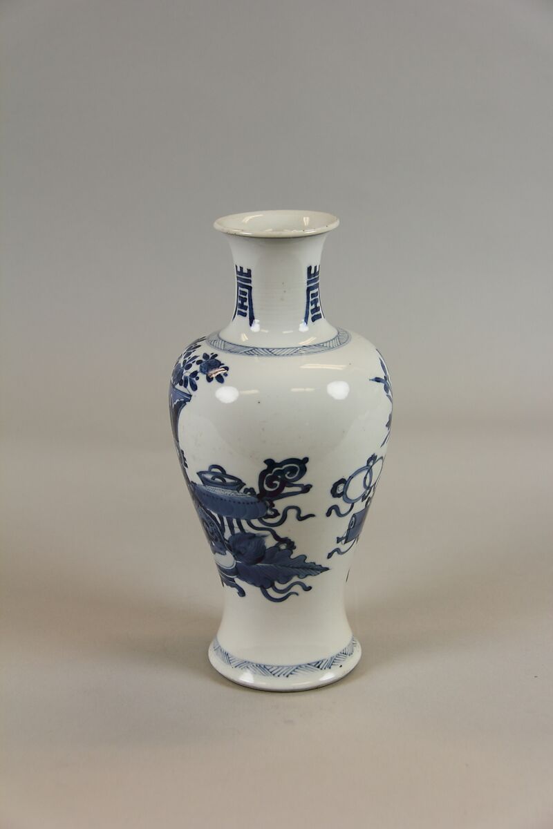 Vase with a display of antiques, Porcelain painted in underglaze cobalt blue (Jingdezhen ware), China