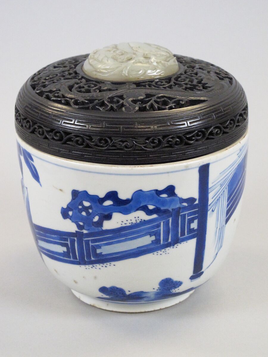Jar with theatrical scene, Porcelain painted in underglaze cobalt blue (Jingdezhen ware), wooden lid with a jade knob, China