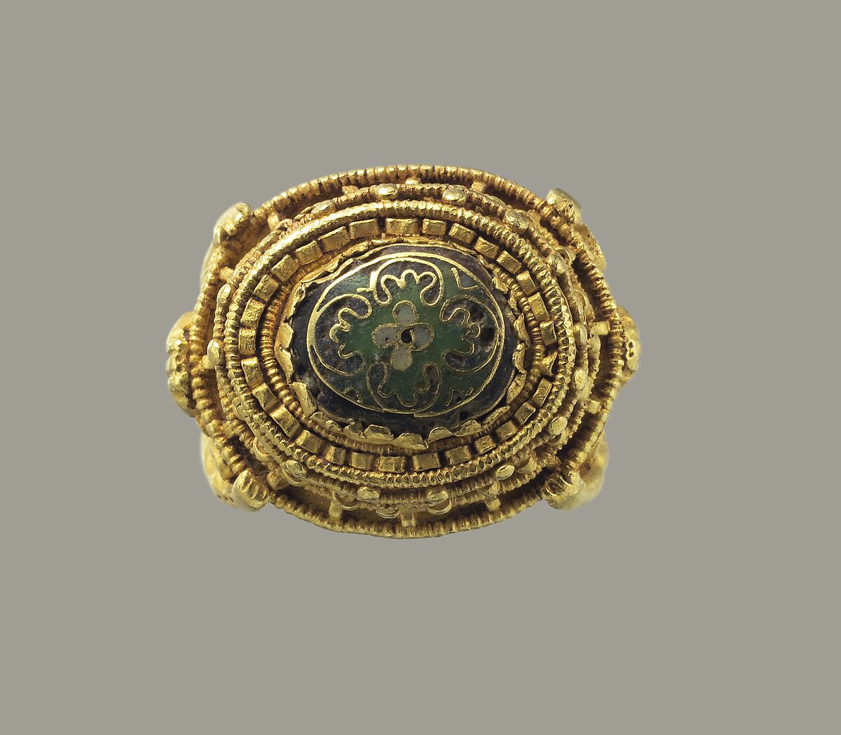 Ring, Gold with cloisonné enamel, German
