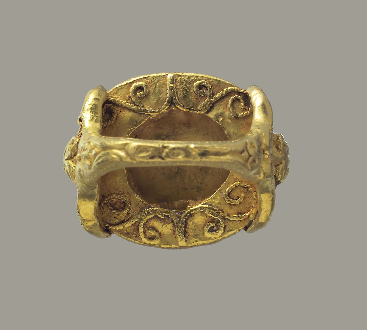 Ring, Gold with cloisonné enamel, German