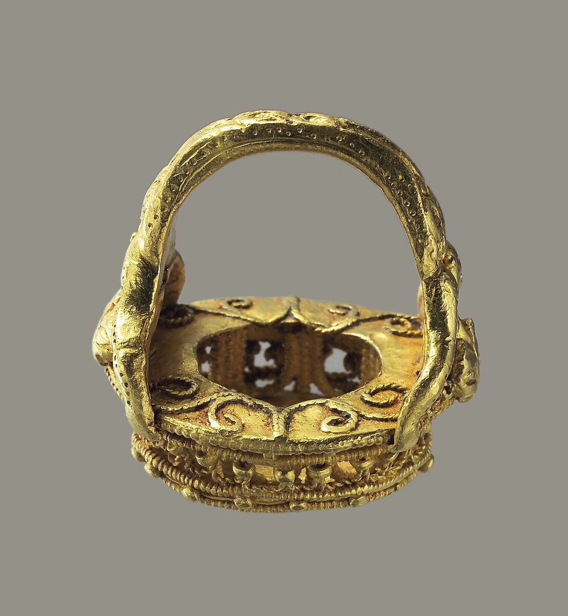 Ring, Gold with cloisonné enamel, German