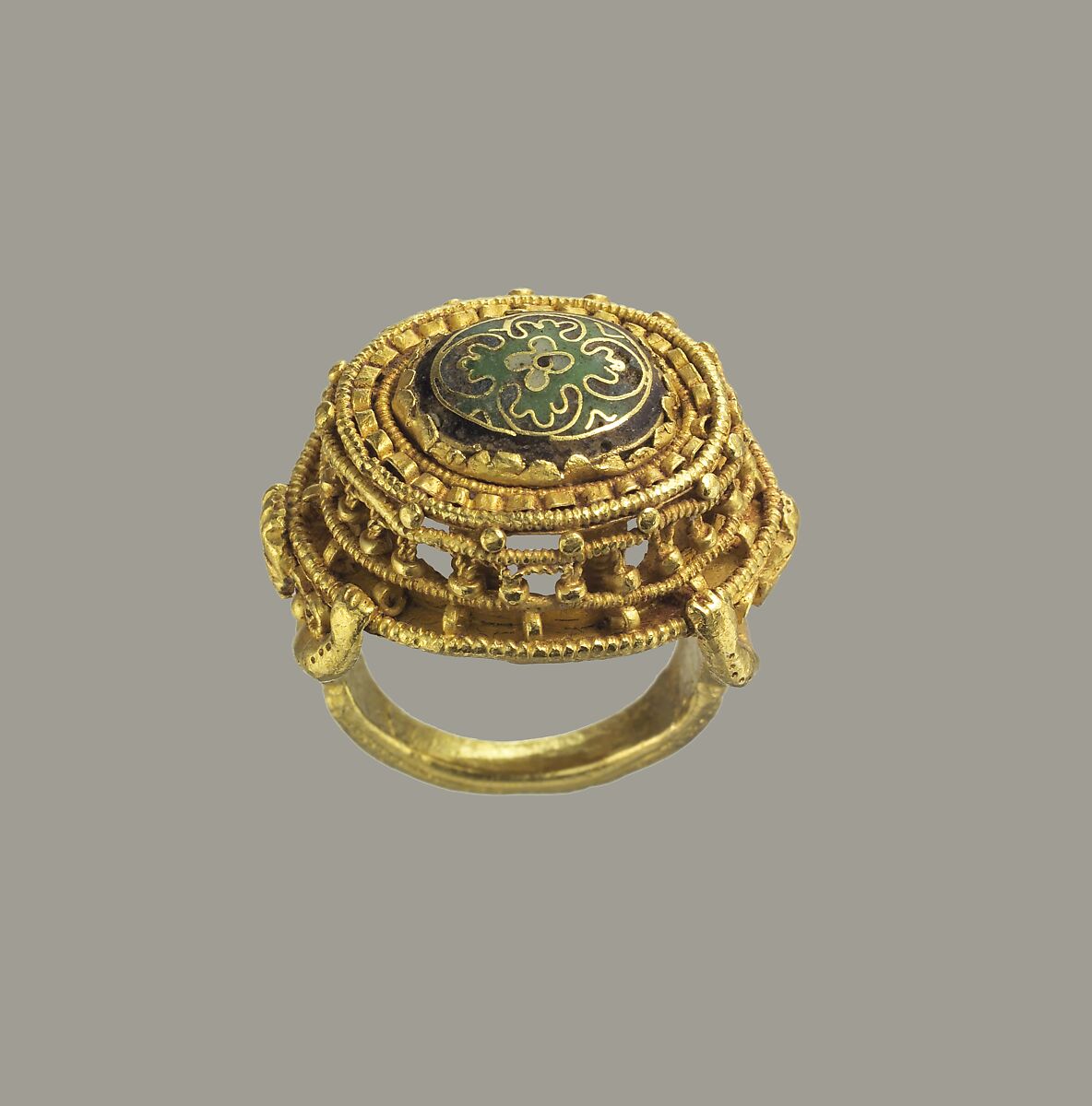 Ring, Gold with cloisonné enamel, German 