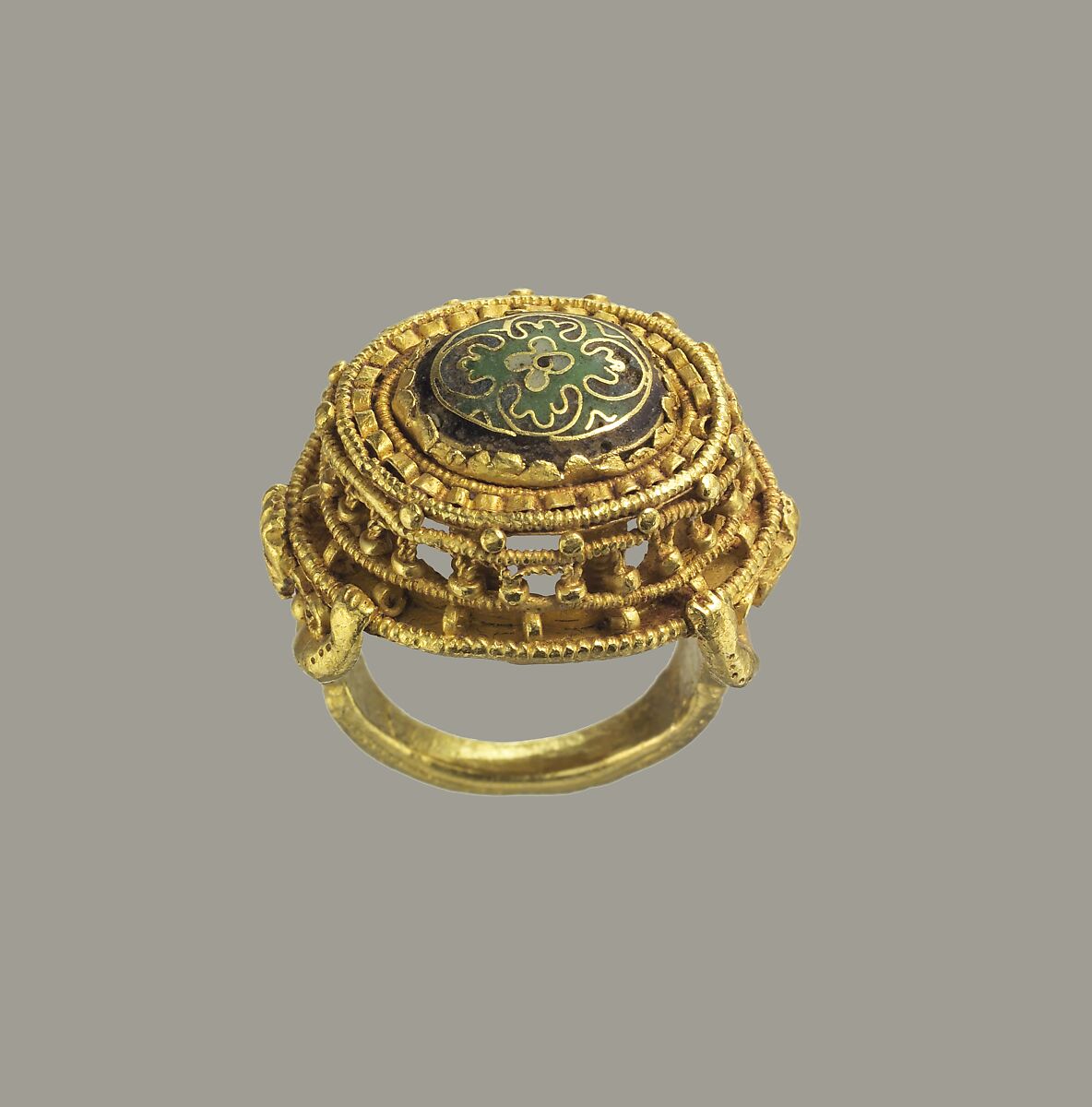 Ring, Gold with cloisonné enamel, German