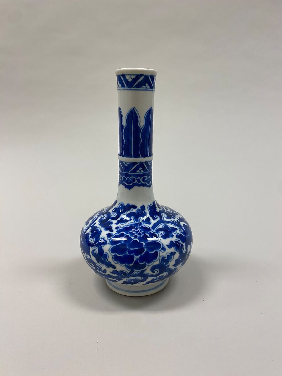 Vase with floral scrolls, Porcelain painted in underglaze cobalt blue  (Jingdezhen ware), China 