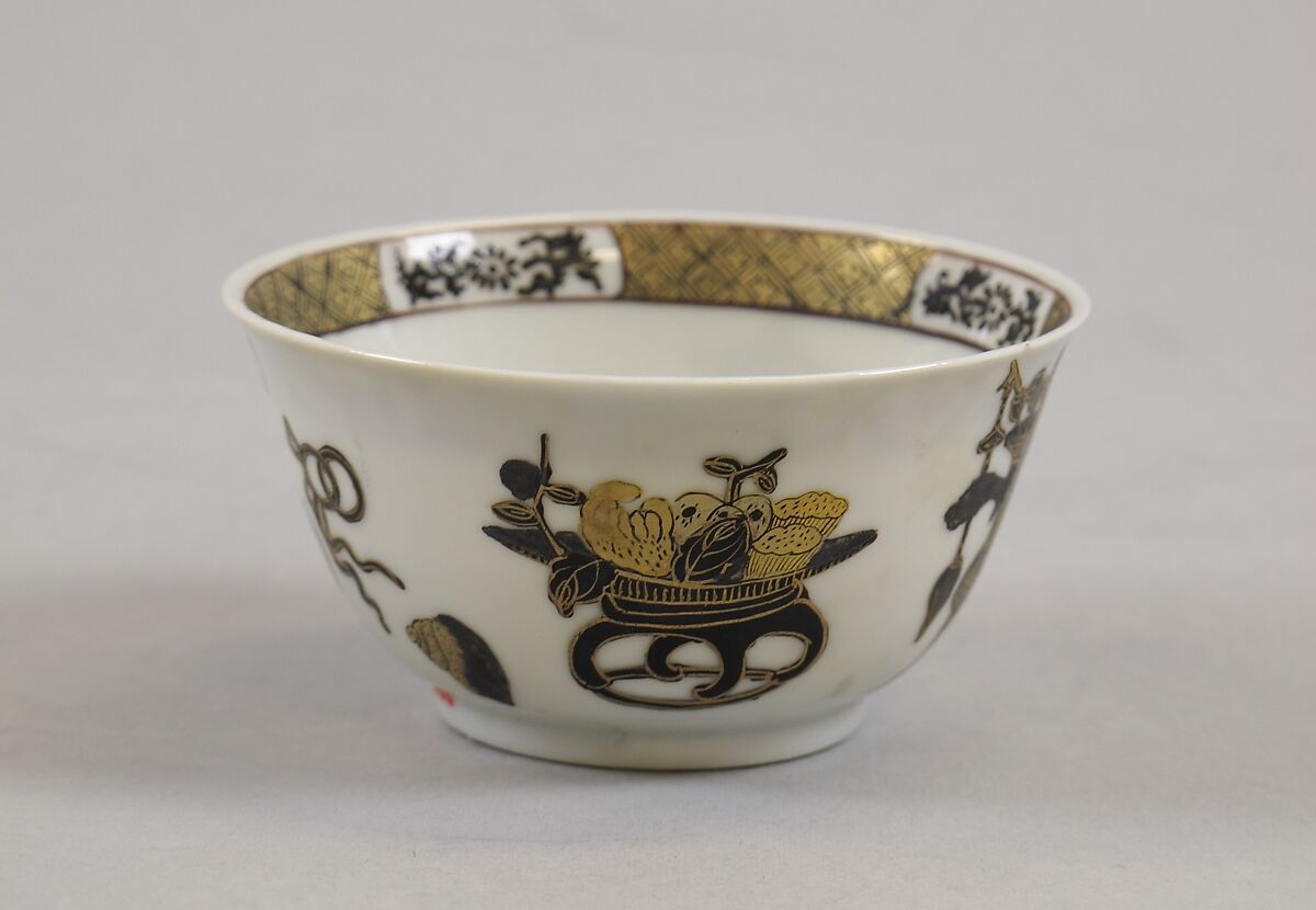Cup, Porcelain painted in overglaze black enamel and gilt, China