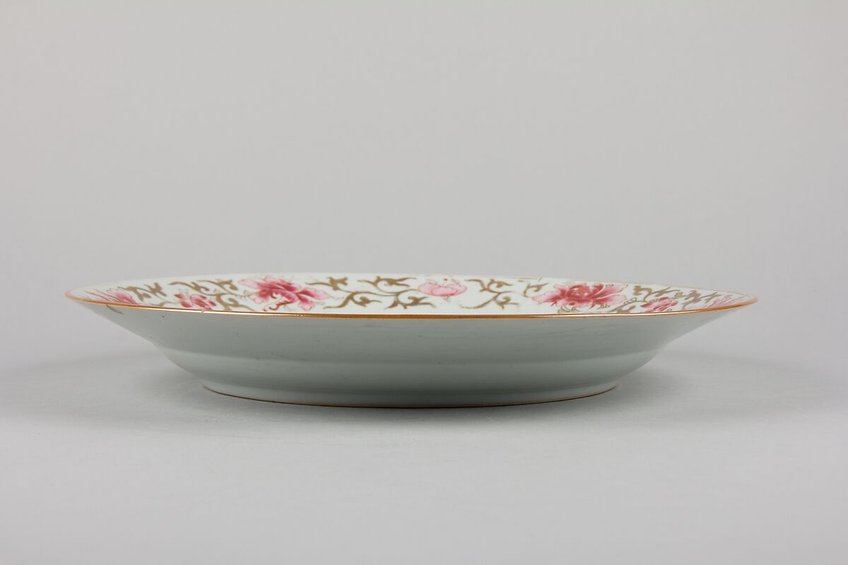 Dish, Porcelain painted in overglaze famille rose enamels, China