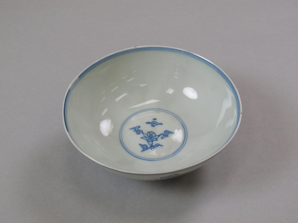 Bowl with Eight Buddhist Treasures, Porcelain painted in underglaze cobalt blue (Jingdezhen ware), China 