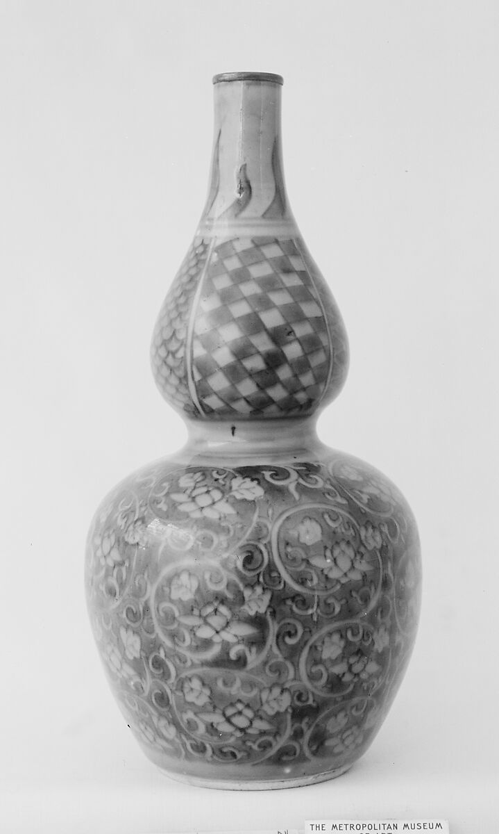 Bottle, White porcelain decorated with blue under the glaze (Arita ware), Japan 