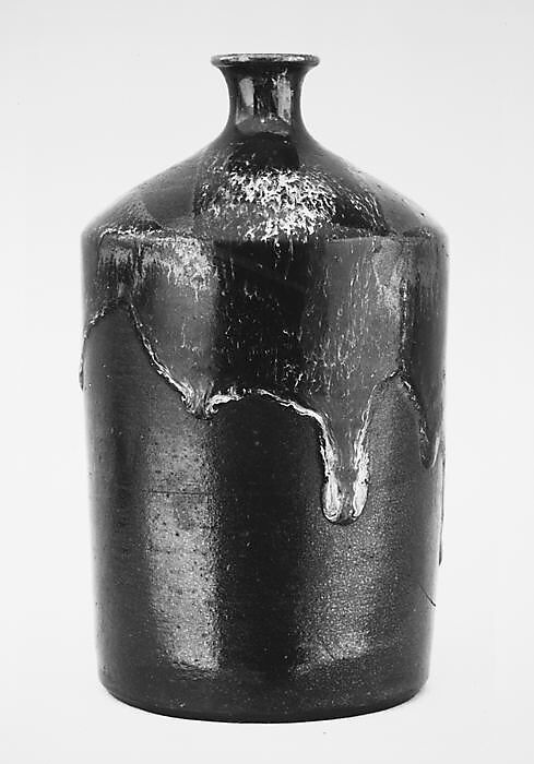 Wine Bottle, Clay covered with a thin glaze and an overglaze of Satsuma type (Kiyomizu ware), Japan 