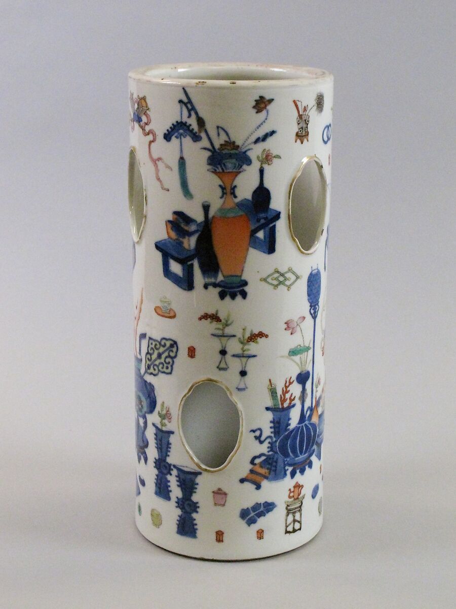 Brush Holder, Porcelain painted in underglaze blue and overglaze polychrome enamels, China