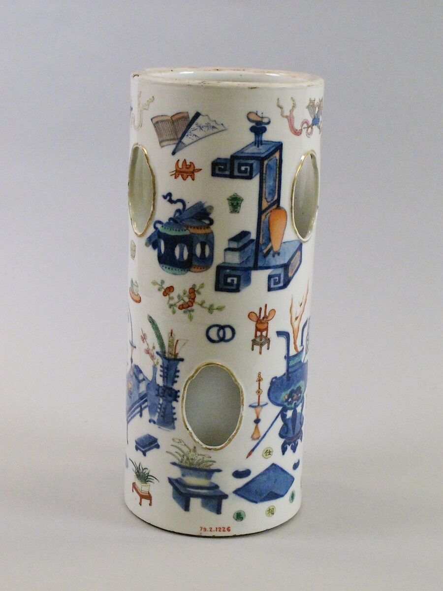 Brush Holder, Porcelain painted in underglaze blue and overglaze polychrome enamels, China