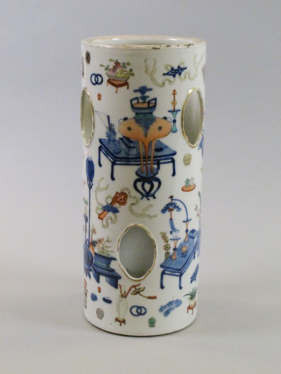 Brush Holder, Porcelain painted in underglaze blue and overglaze polychrome enamels, China