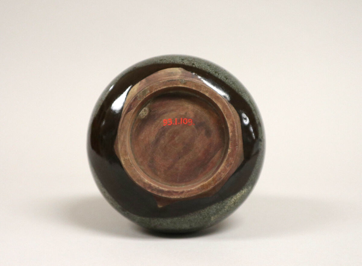 Flower Vase, Clay covered with a glaze over which there is a dappled glaze (Mino ware, Zhun type), Japan