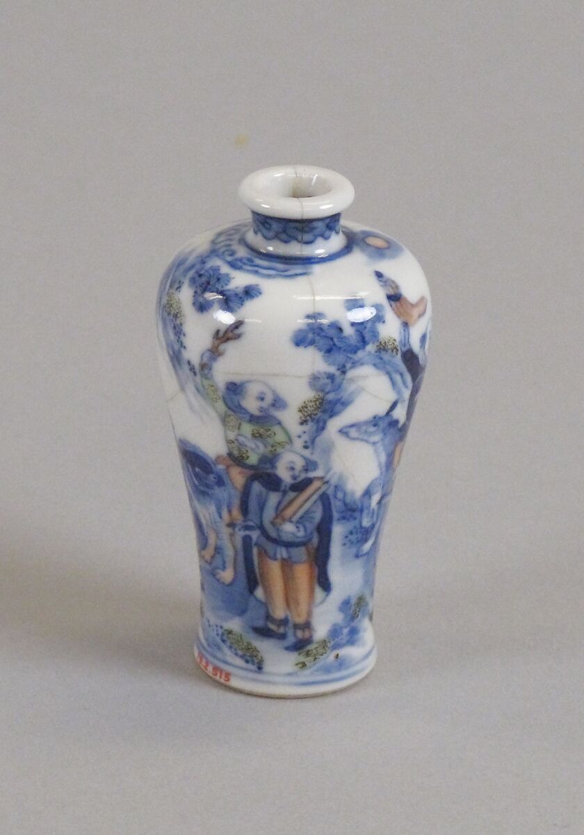 Vase, Porcelain painted in underglaze blue and overglaze polychrome enamels, China 