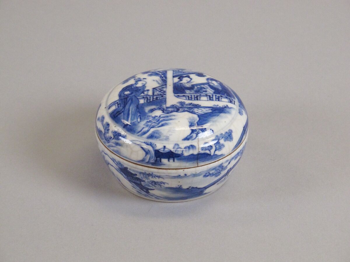 Covered Box, Porcelain decorated in underglaze blue, China 